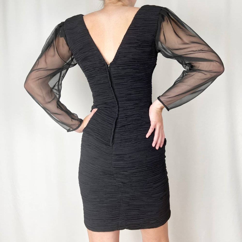 Vintage Union Made USA Sheer Long Sleeve Fitted Little Black Dress Mini Midi LBD - Picture 2 of 6